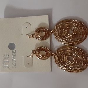 Its Sense Dangle Earrings